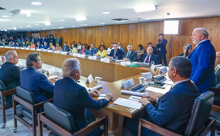 Em primeira reunião ministerial, Fávaro destaca responsabilidade na produção de alimentos