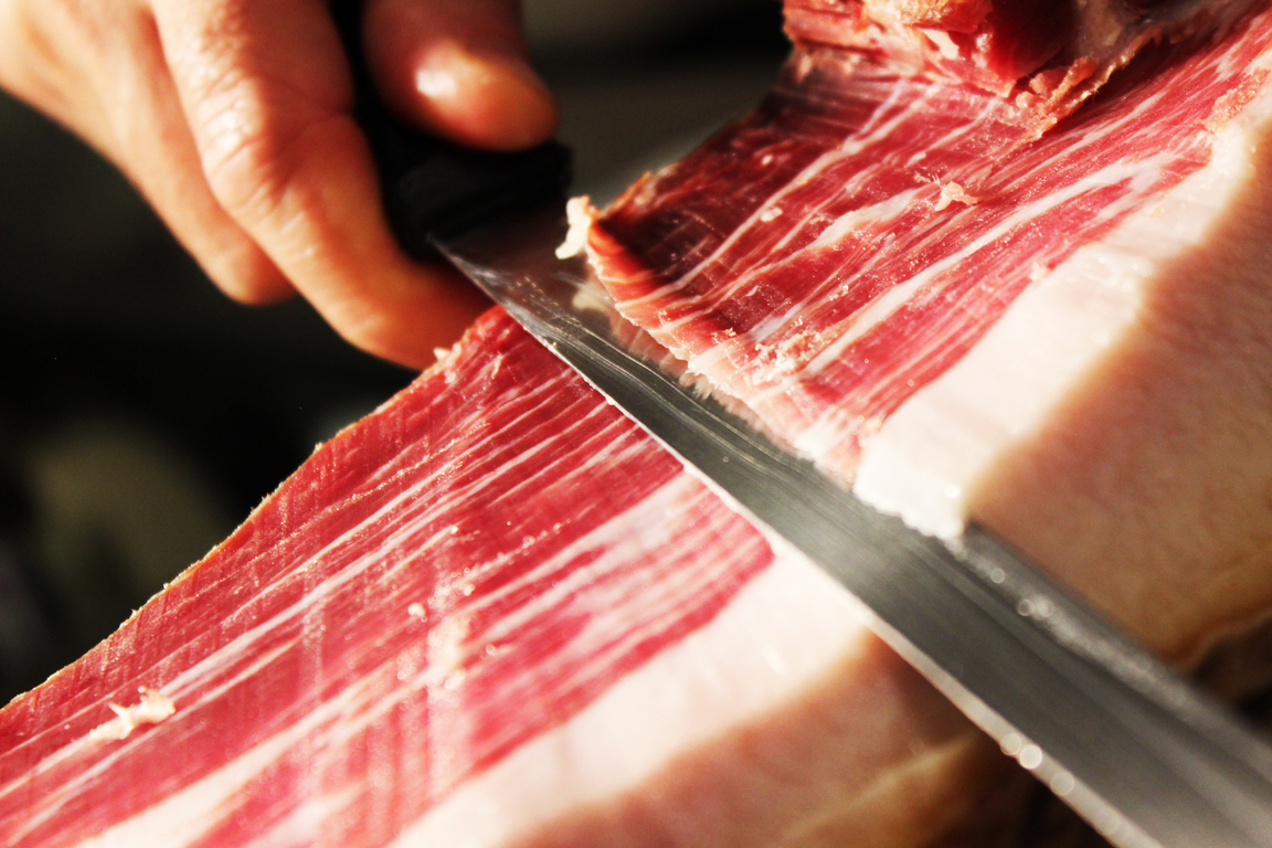 Preços do suíno vivo e da carne suína registram queda em março