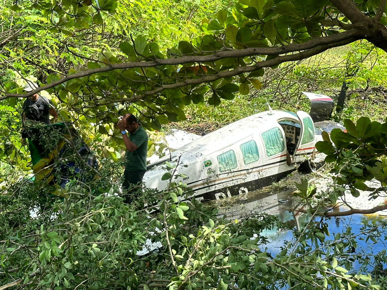 Avião de empresário do agronegócio cai em lagoa de Teresina