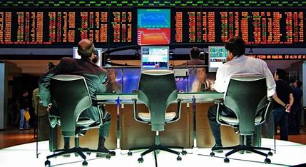 Ibovespa (IBOV) ganha impulso com dados positivos de emprego no Brasil