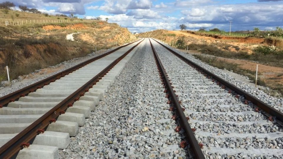 Falta de ferrovia trava investimentos em indústrias do agro no Sul do Brasil