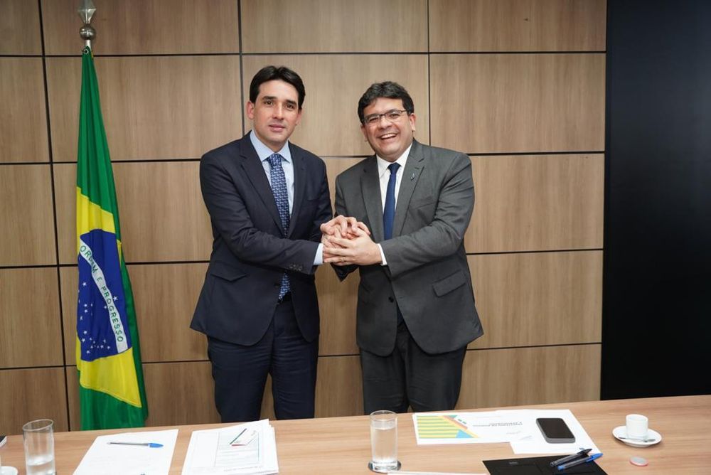 Ministro dos Portos garante apoio para conclusão do Porto de Luís Correia