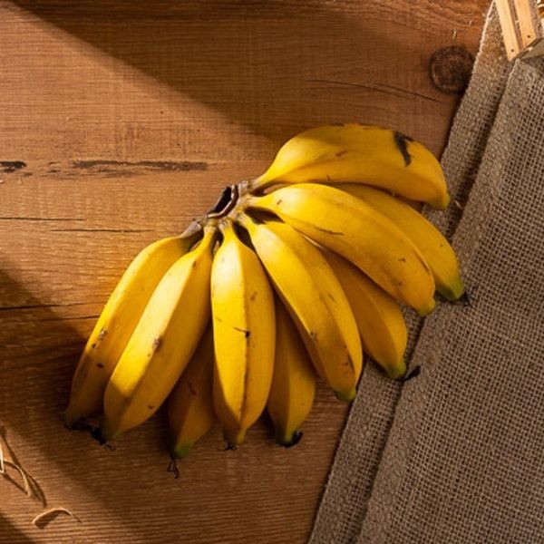 Banana prata com preços em alta apesar do calor