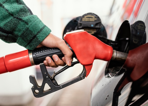 Litro da gasolina chega a R$ 6,02 em junho e fecha primeiro semestre do ano com alta de 5%, enquanto o etanol aumenta 11%, aponta Edenred Ticket Log