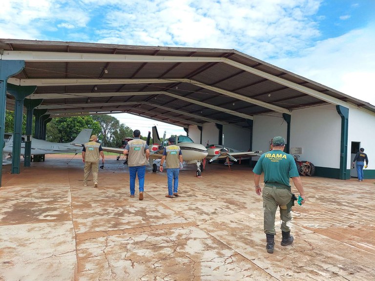 Ibama realiza apreensão de aeronaves agrícolas