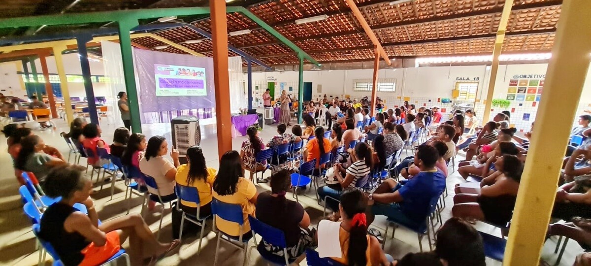 Escola Municipal Mário Faustino promove reunião de Pais e Mestres