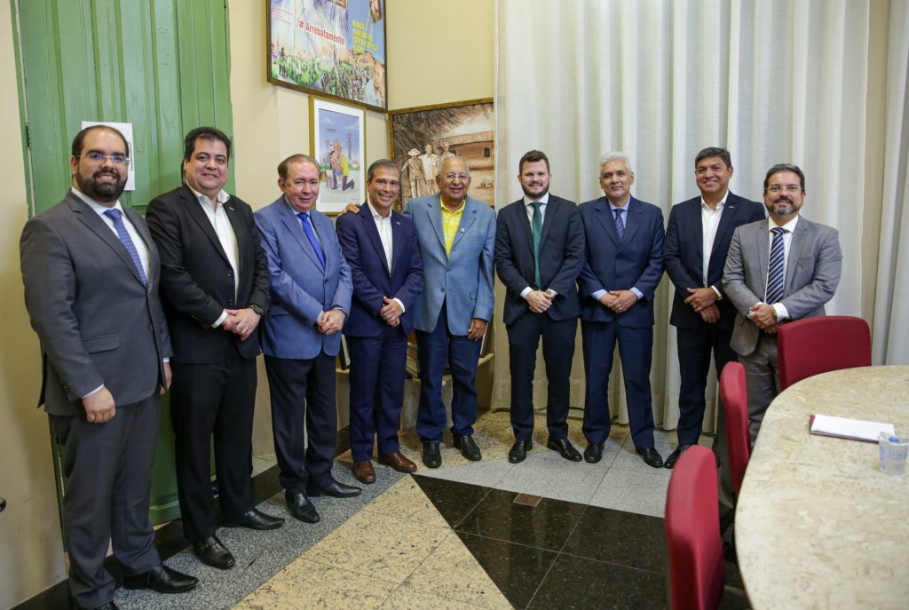 Dr. Pessoa recebe a visita do presidente do Banco Regional de Brasília