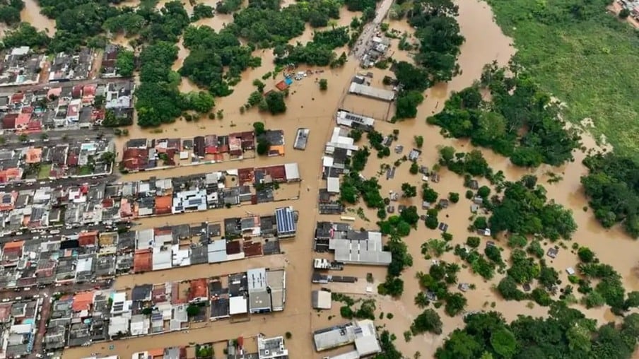 Comitiva do governo federal chega ao Acre para assistência às vítimas das enchentes