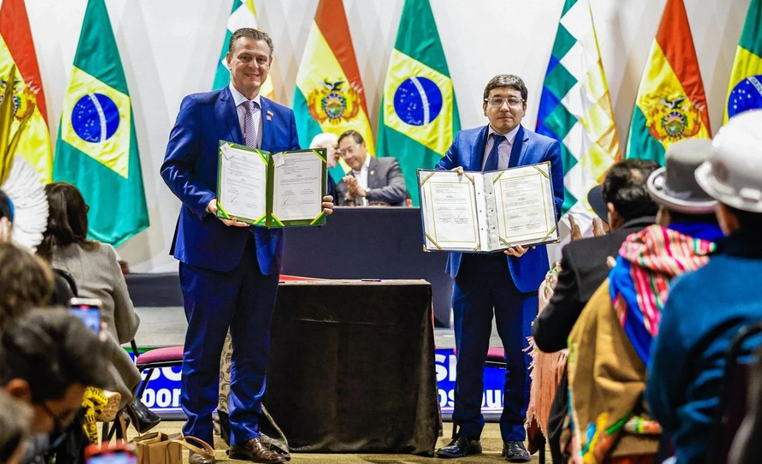 Na Bolívia, Fávaro firma atos para aumentar a oferta de fertilizante na agropecuária brasileira
