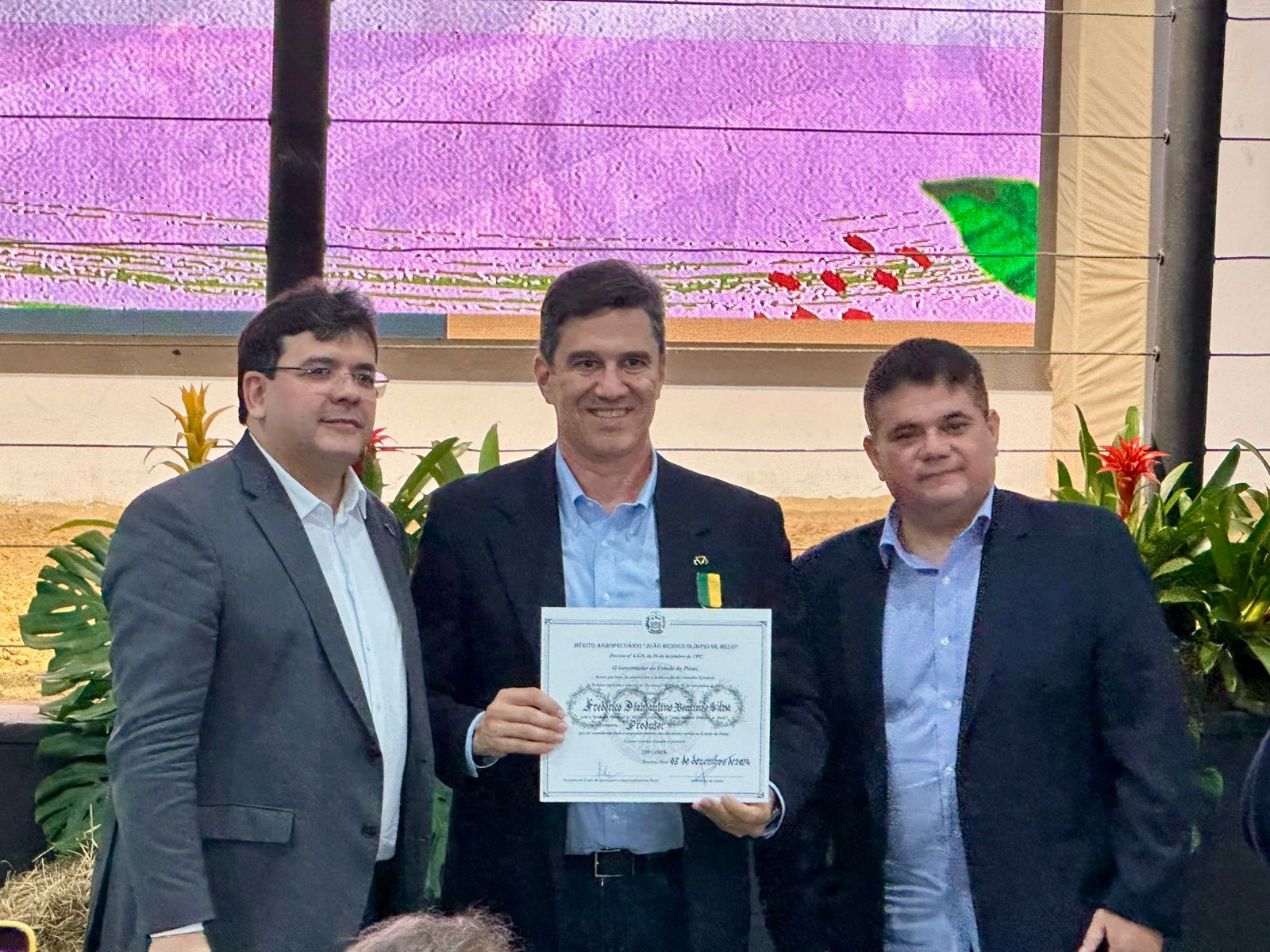 Frederico Diamantino recebe medalha Estadual do mérito agropecuário João Mendes Olímpio Melo