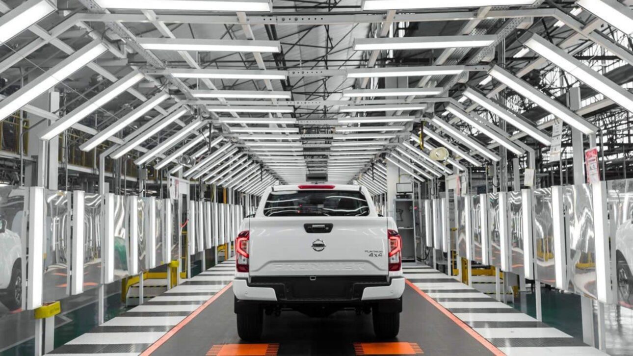Nissan negocia saída da Argentina após fechar fábrica da Frontier em Córdoba e avalia transferência da operação para dois grupos locais.