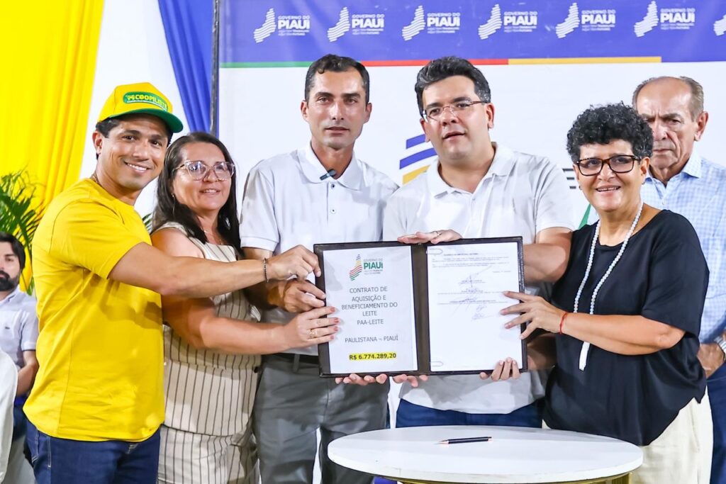 Assinatura de convênio com a Coopileite para a execução do PAA Leite (Foto: Geirlys Silva / SAF)