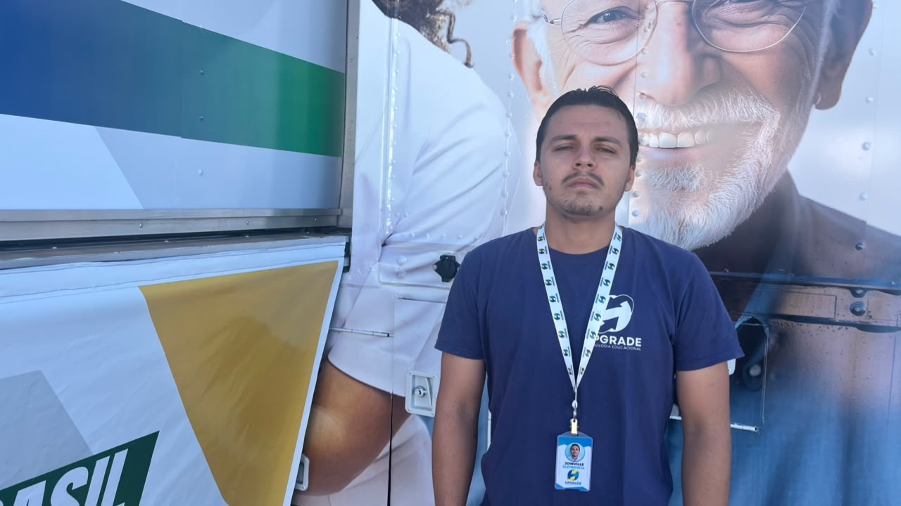 Joinville Fenícios, ex-aluno do curso de Eletricista e atual empregado da carreta Qualifica Piauí (Foto: Amanda Costa)